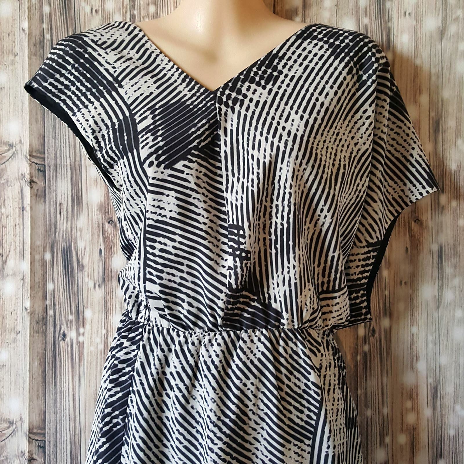 WAYNE COOPER Black White Fashion V-Neck Asymmetrical Short Sleeve Summer Dress