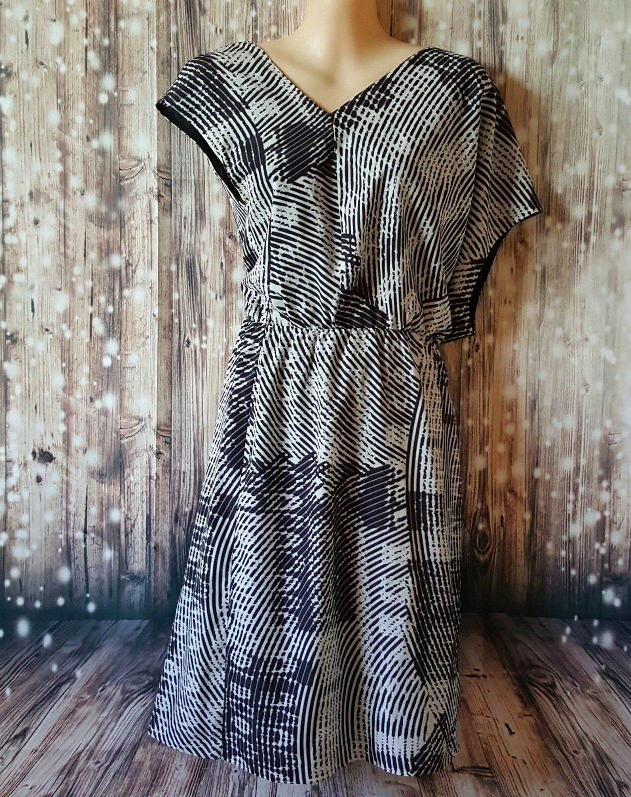 WAYNE COOPER Black White Fashion V-Neck Asymmetrical Short Sleeve Summer Dress