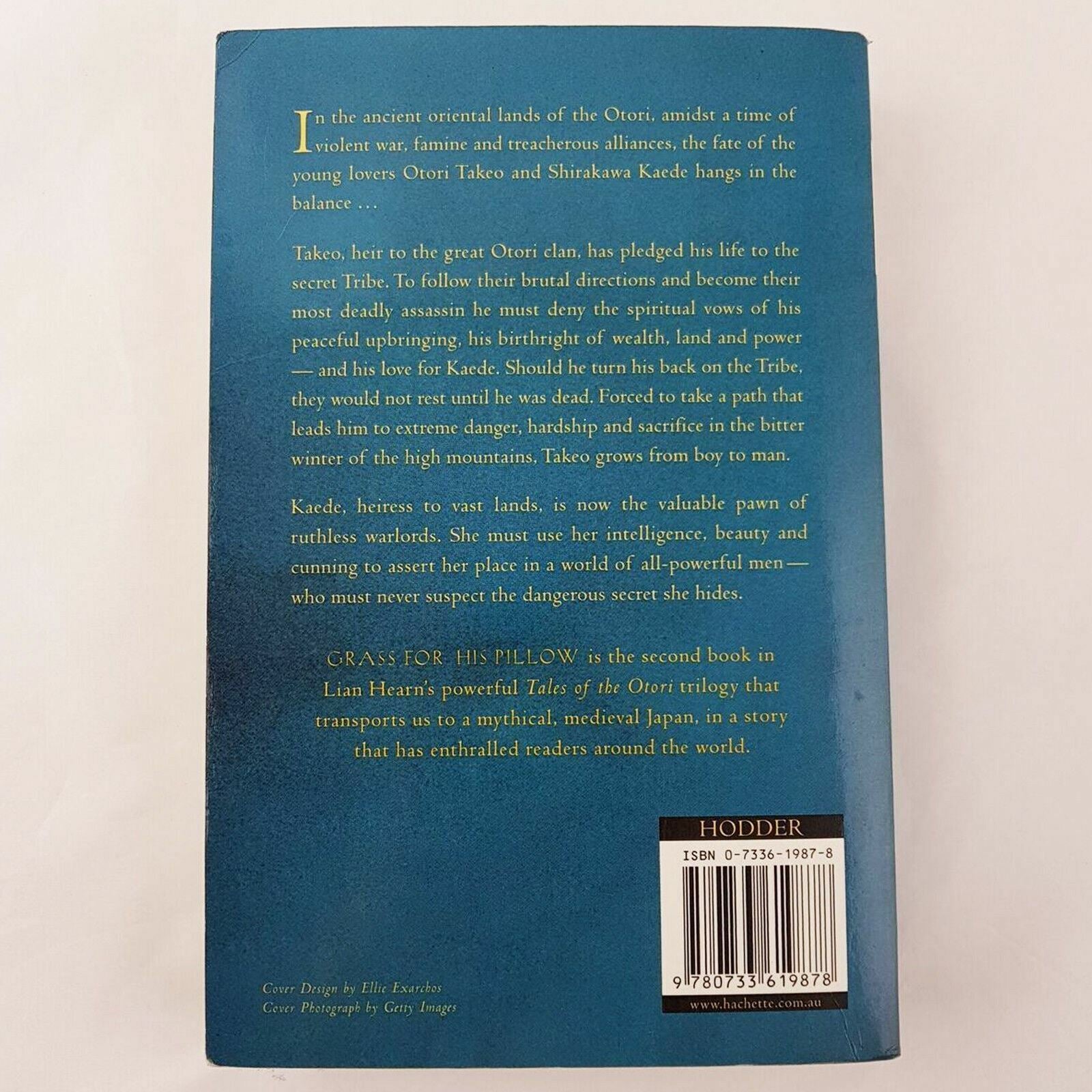Grass for His Pillow Tales of the Otori by Lian Hearn Paperback 2005 New Edition