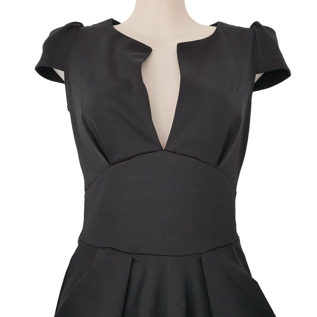 LIONESS Black Ponti Fitted Women's Tulip Dress Short Sleeve Zip Fly Size 8 BNWT