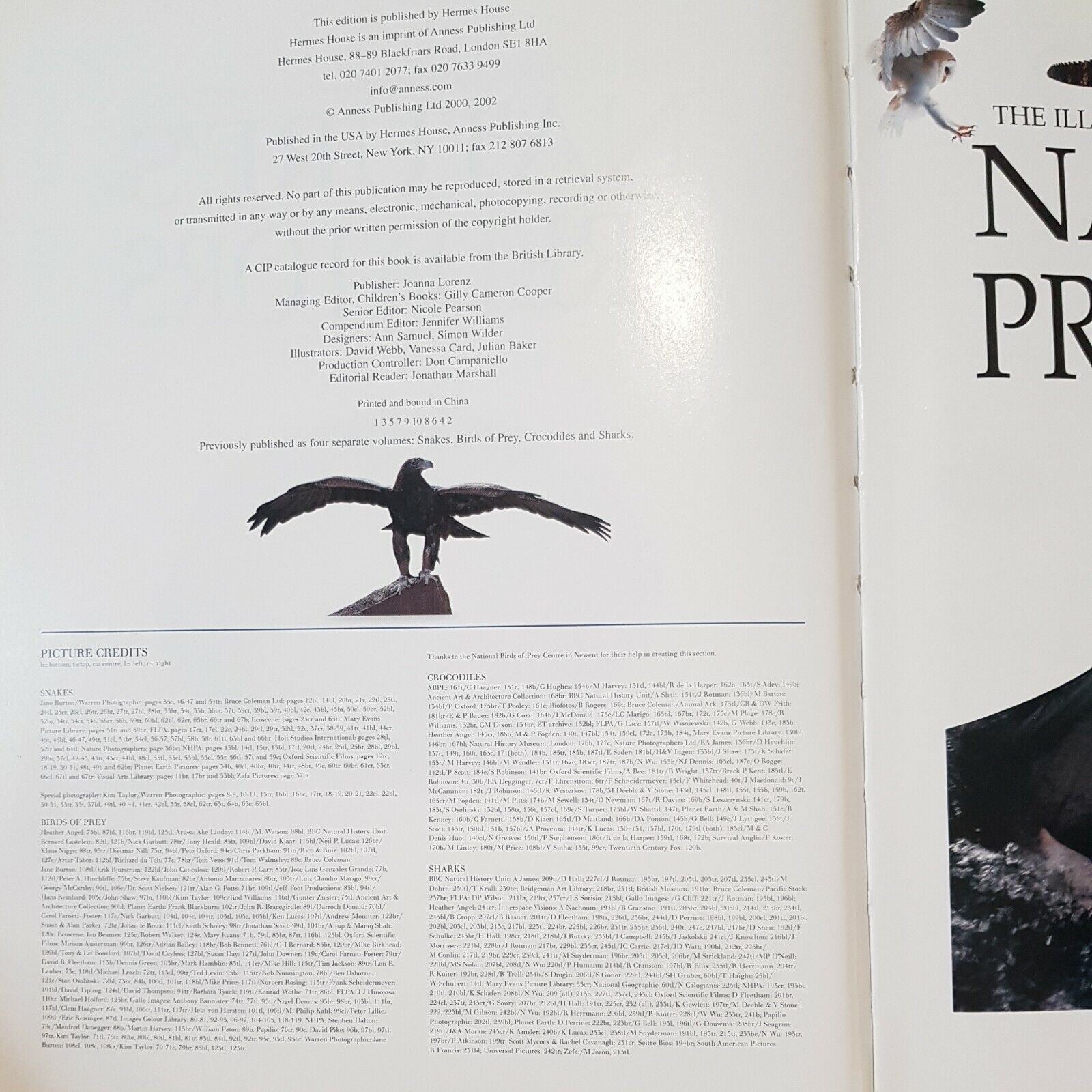 Nature's Predators (The Illustrated Wildlife Encyclopaedia) Hardcover Book