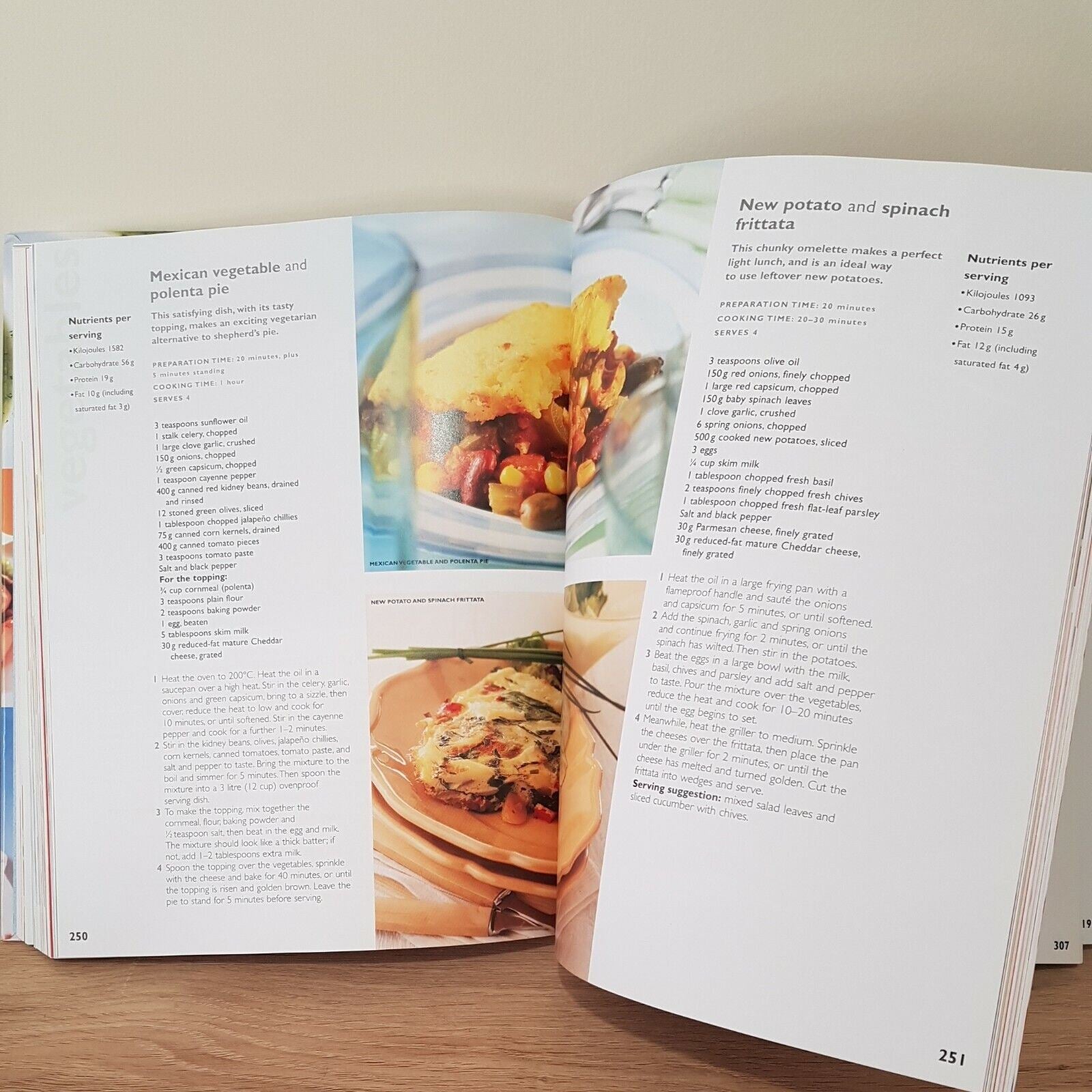 Reader's Digest Low Fat No Fat Cookbook 250 Recipes 320 pages Dieting Cookbook