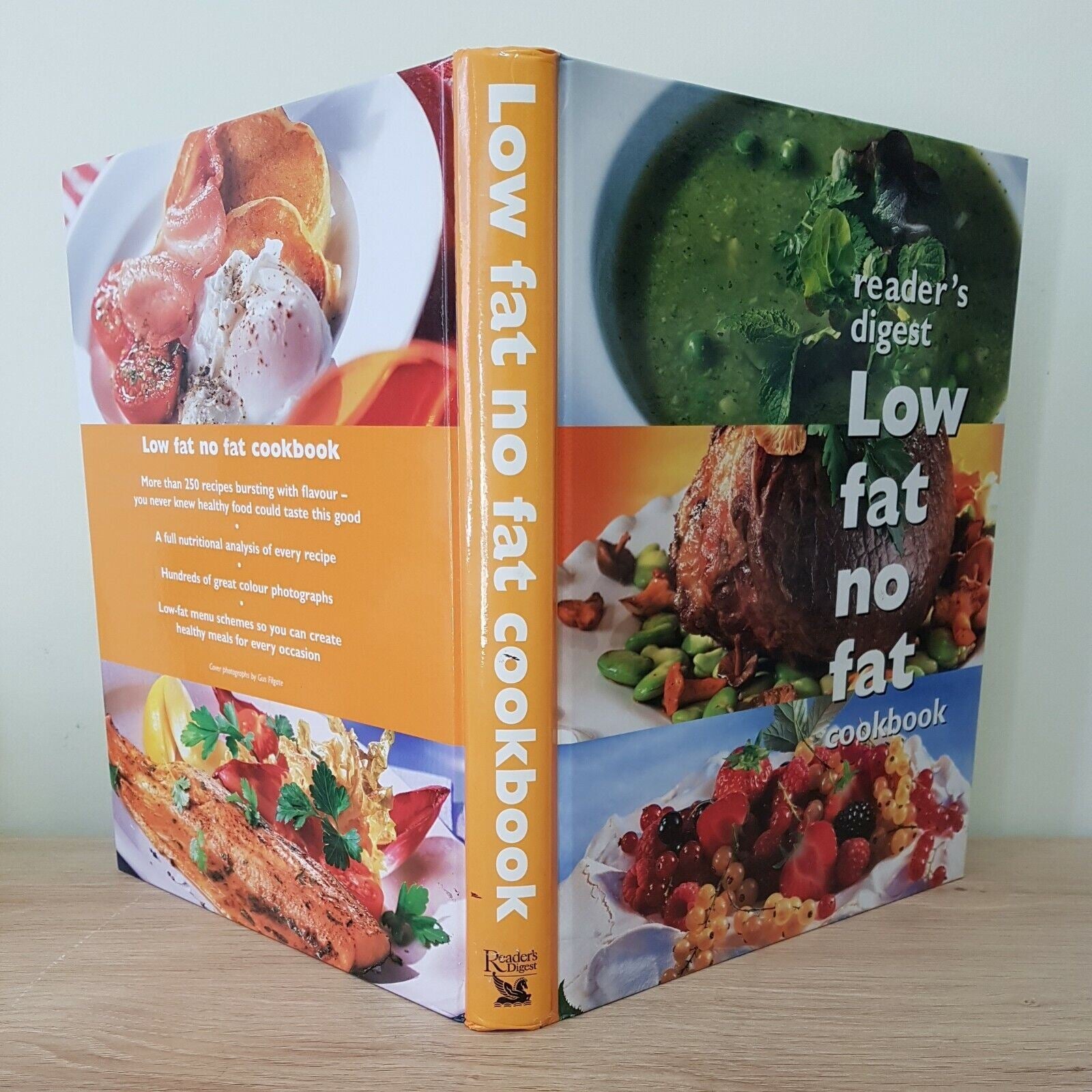 Reader's Digest Low Fat No Fat Cookbook 250 Recipes 320 pages Dieting Cookbook