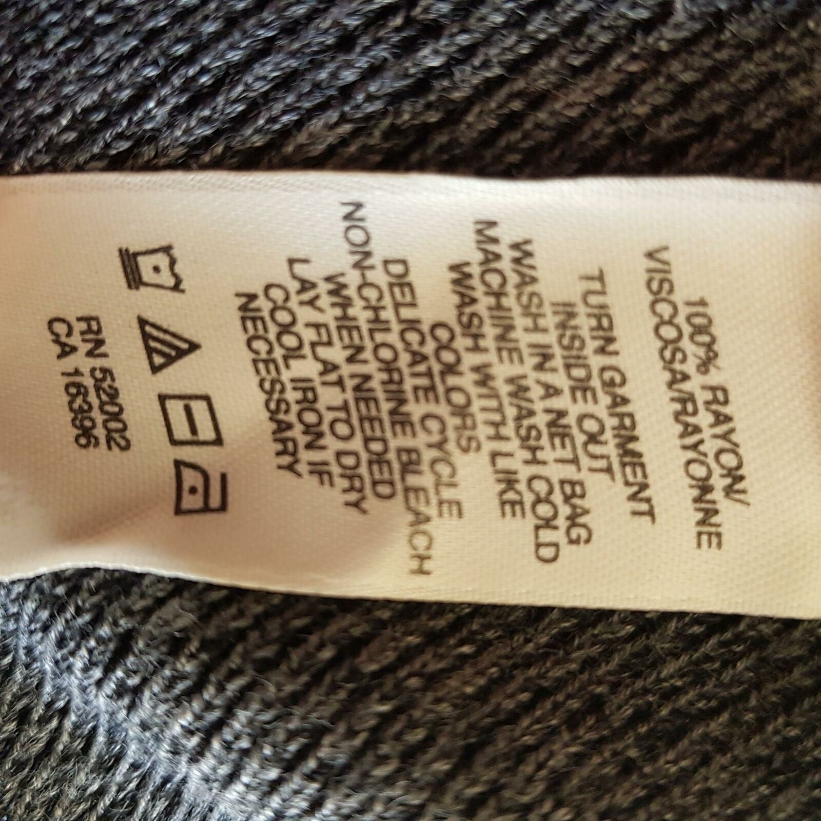 DKNY JEANS Petites Grey Black Fitted Striped 3/4 Sleeves Pullover Sweater V-Neck