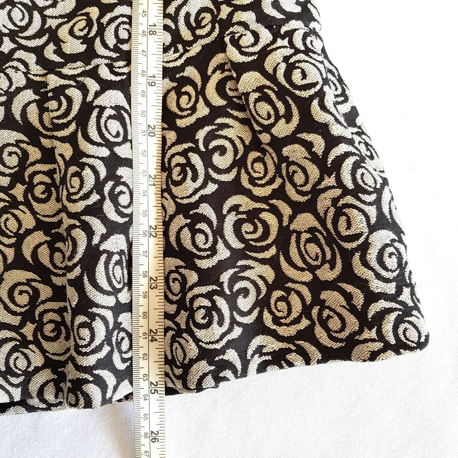 BASQUE Black White Floral Ruffle Hem Women's Pencil Skirt Zipper Fly Size 8 BNWT