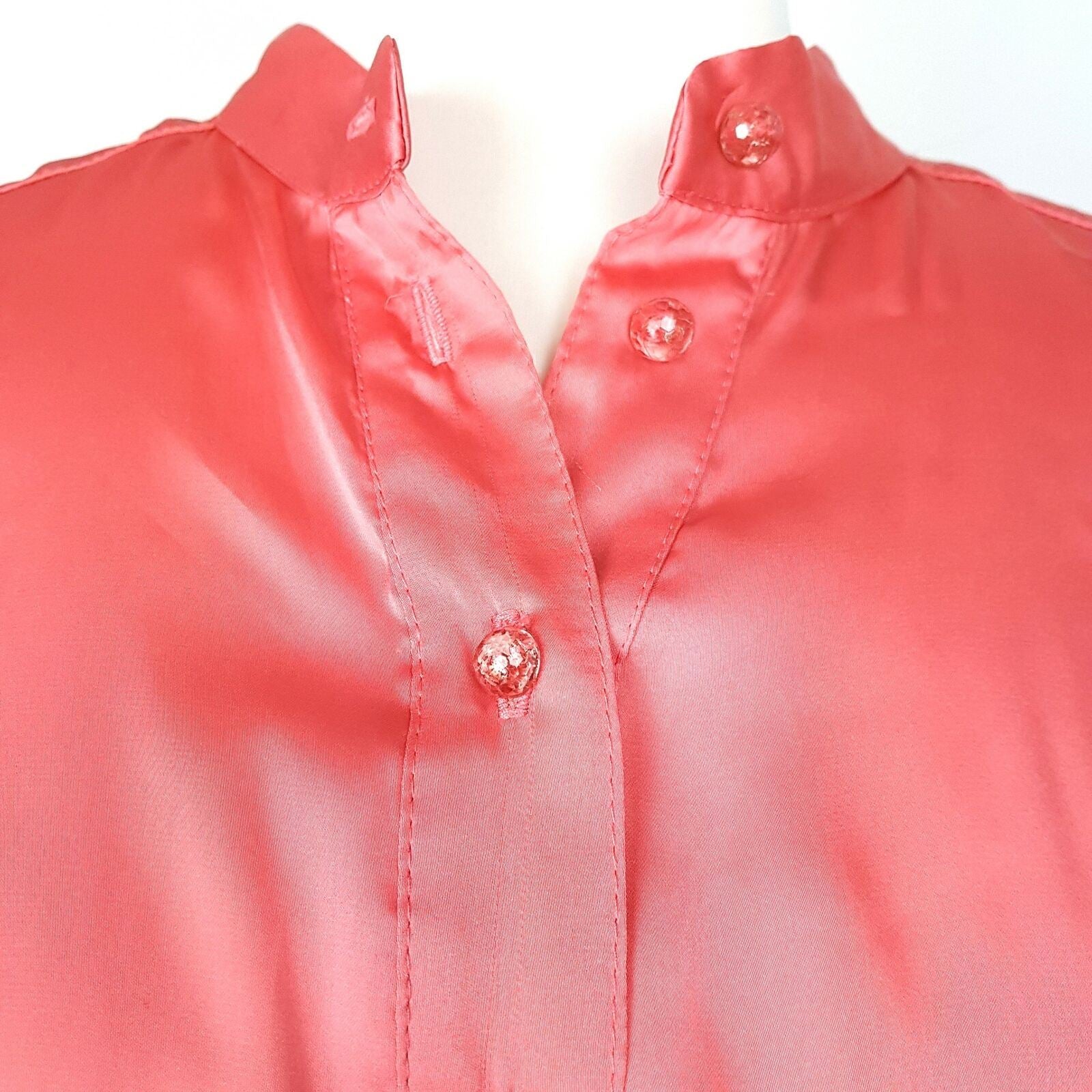 BNWT REVIEW Yoko Obi Coral Pink Satin Women's Button Down Sleeveless Blouse Top