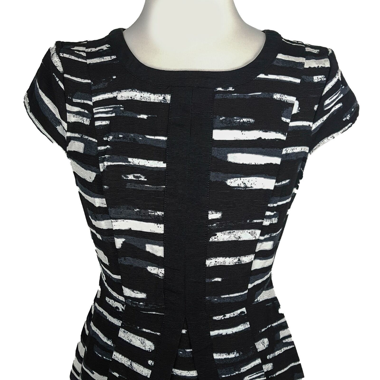 Tokito A-Line Fit & Flare Mini Dress Cocktail Party Short Sleeve Zipper Back