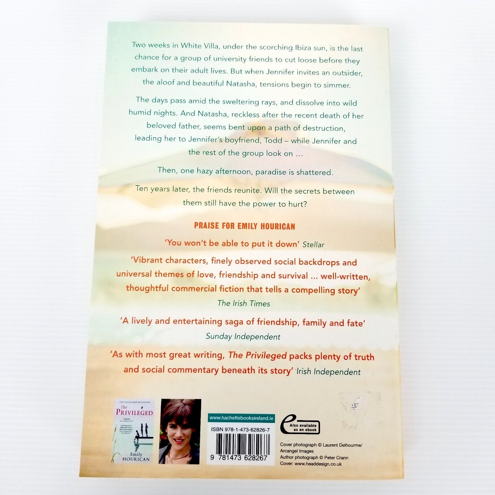 White Villa: What happens when you invite an outsider in? by Emily Hourican Book