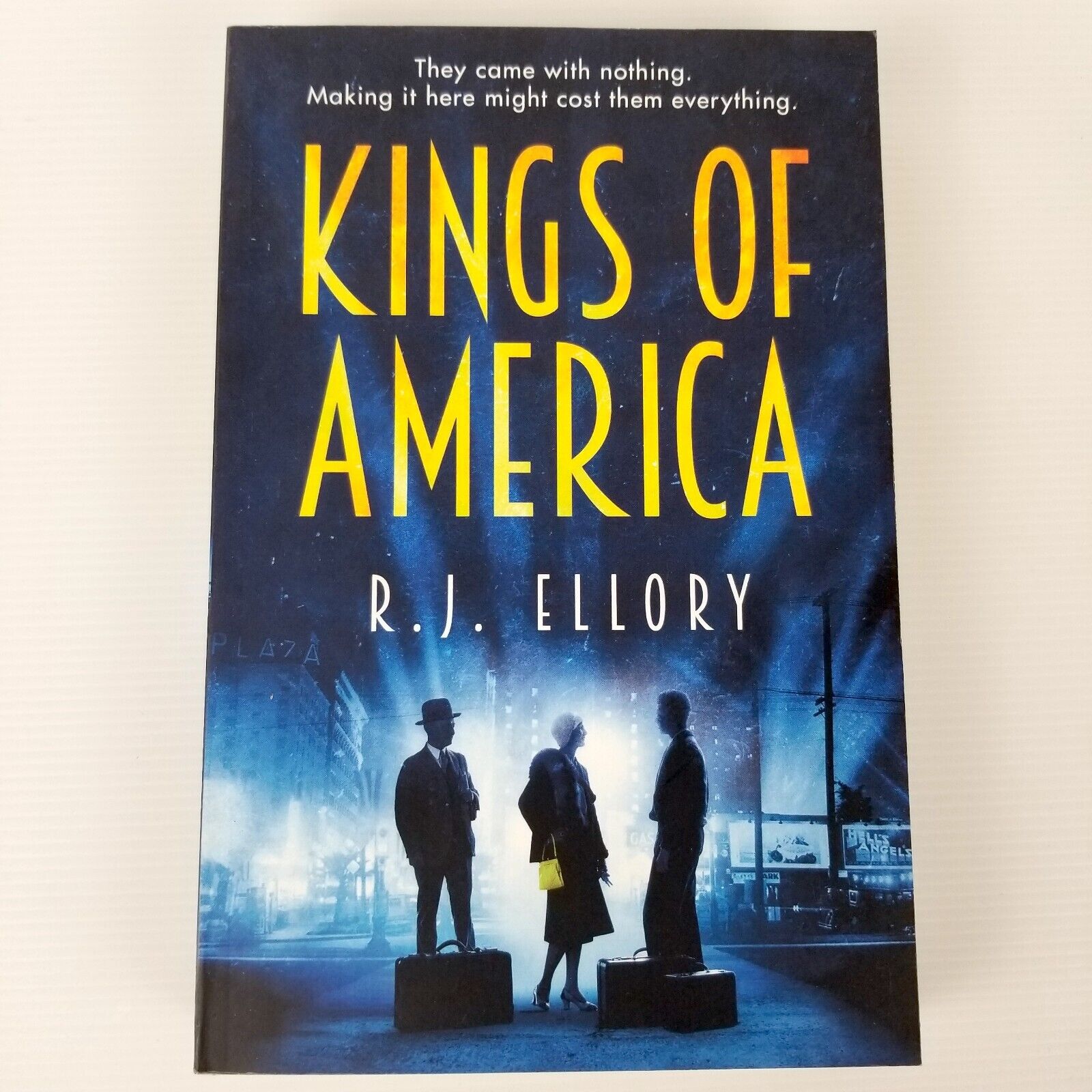 Kings of America by R.J. Ellory (Paperback, 2017) Crime & Thriller Action Book