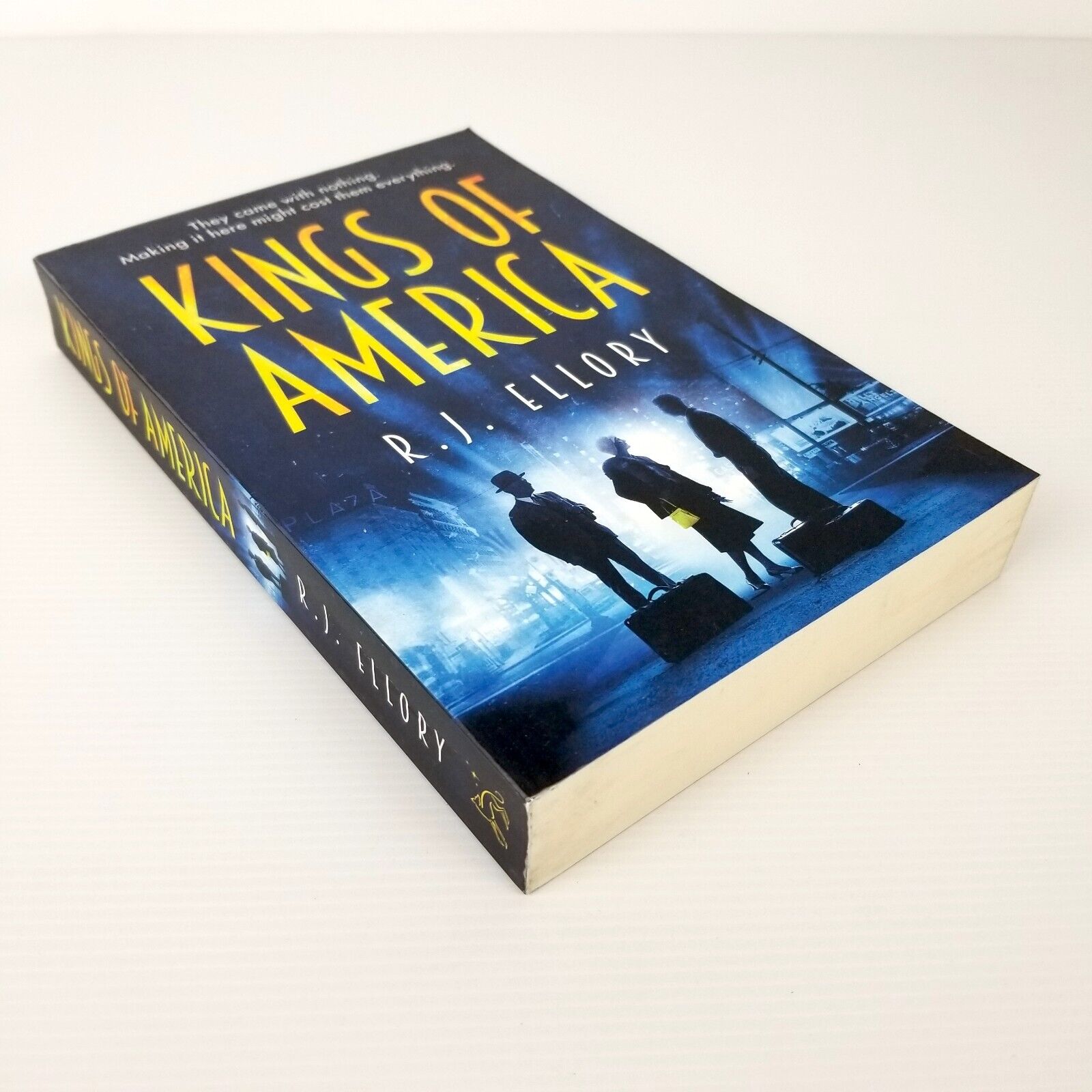 Kings of America by R.J. Ellory (Paperback, 2017) Crime & Thriller Action Book