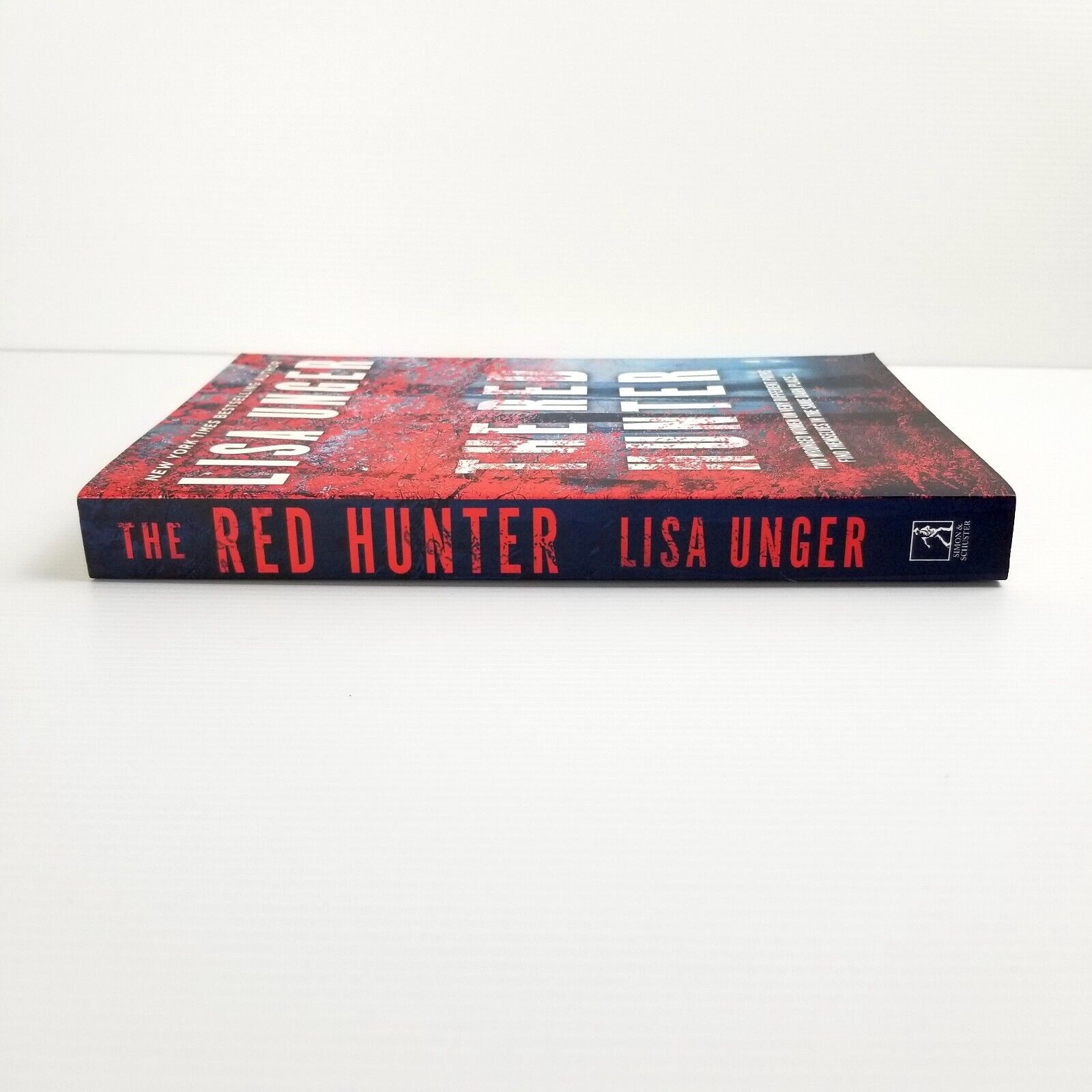 The Red Hunter by Lisa Unger (Paperback, 2017) Justice Revenge Crime Thriller