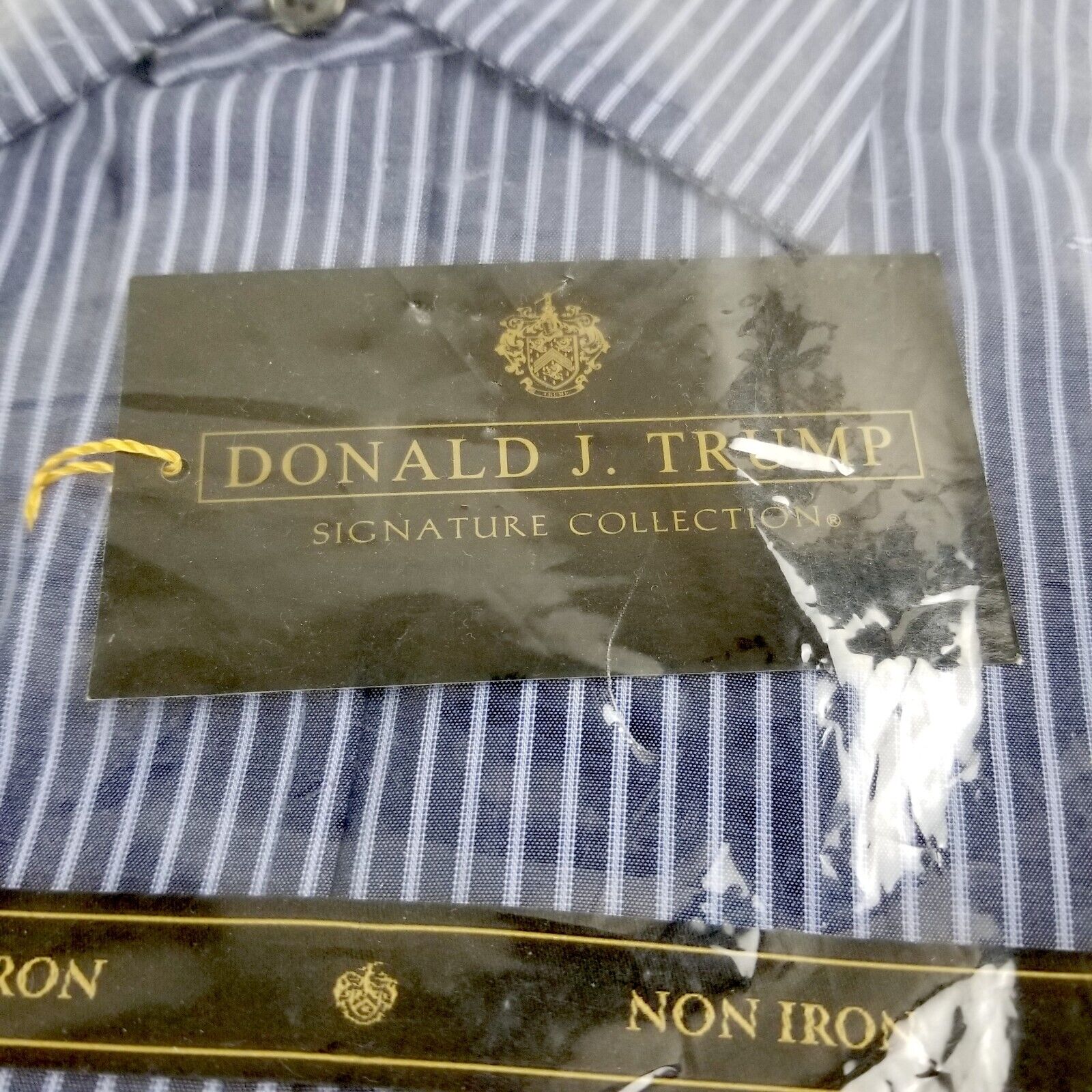 Donald J. Trump Signature Collection Buttoned Dress Shirt Blue Small 15.5 32/33