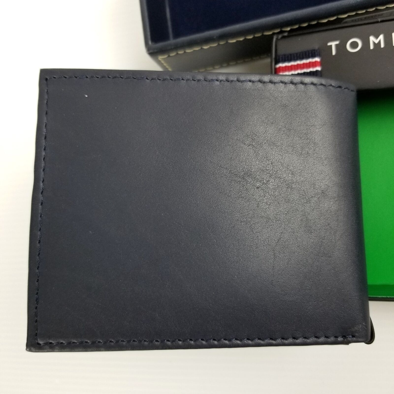 Tommy Hilfiger Men's Bifold Leather Wallet Billfold Navy Dore Blue New Gift Box