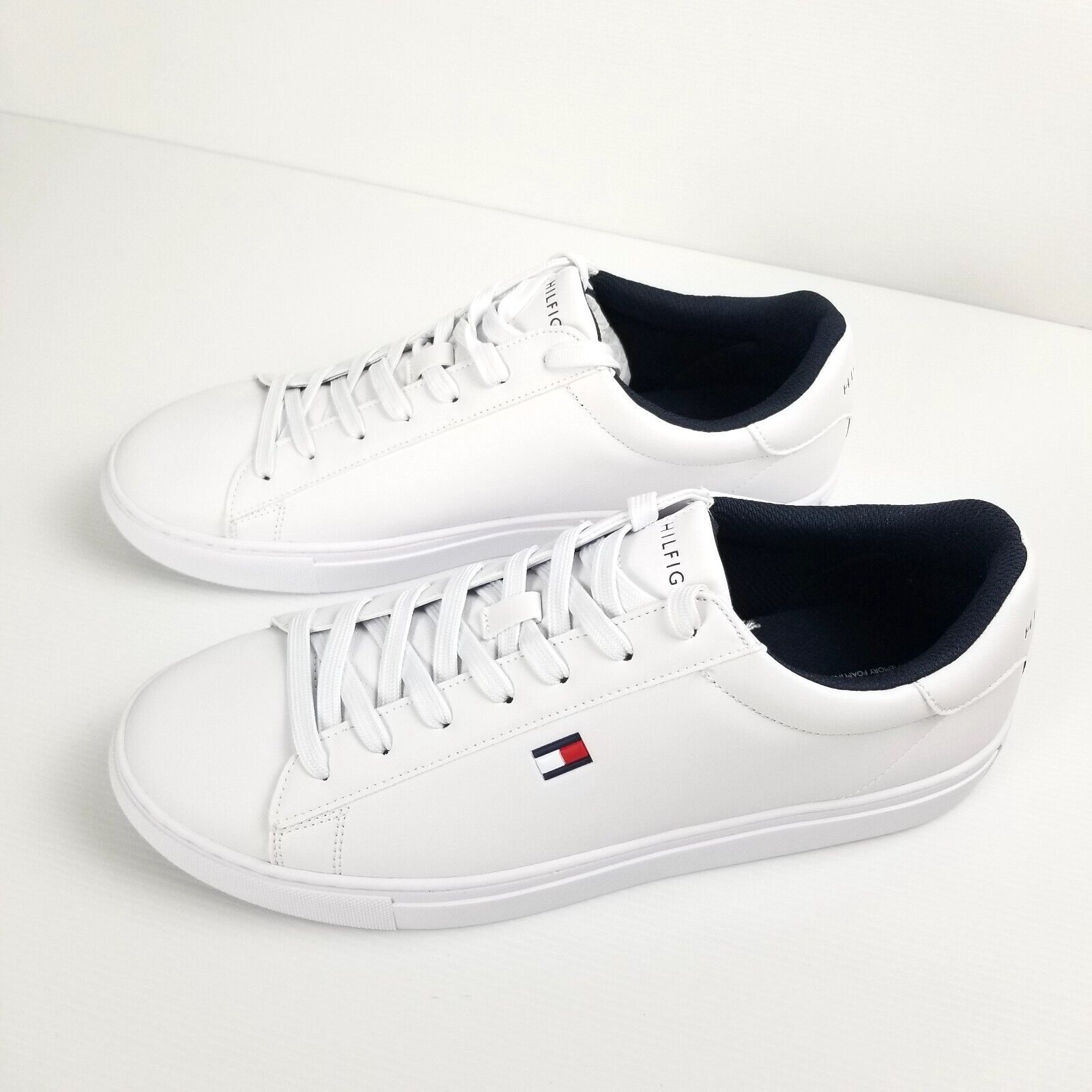 Tommy Hilfiger Men's Brecon Sneaker US 11 M White Smart Casual Dress Shoes New