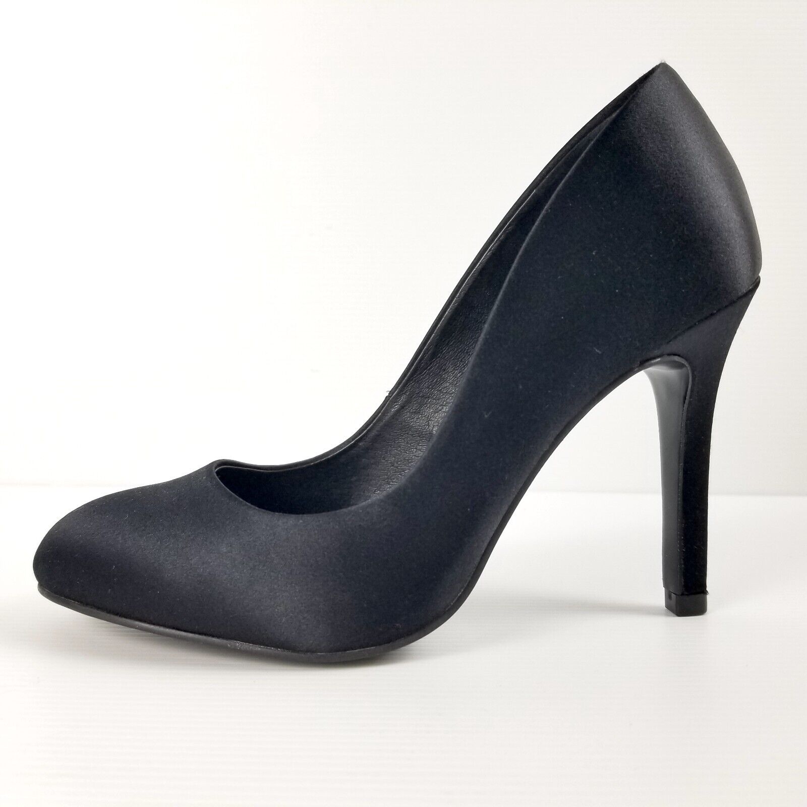 Shoes of Prey Women's Sz 4 WW Black Satin Round Toe High Heels Stilettos Formal