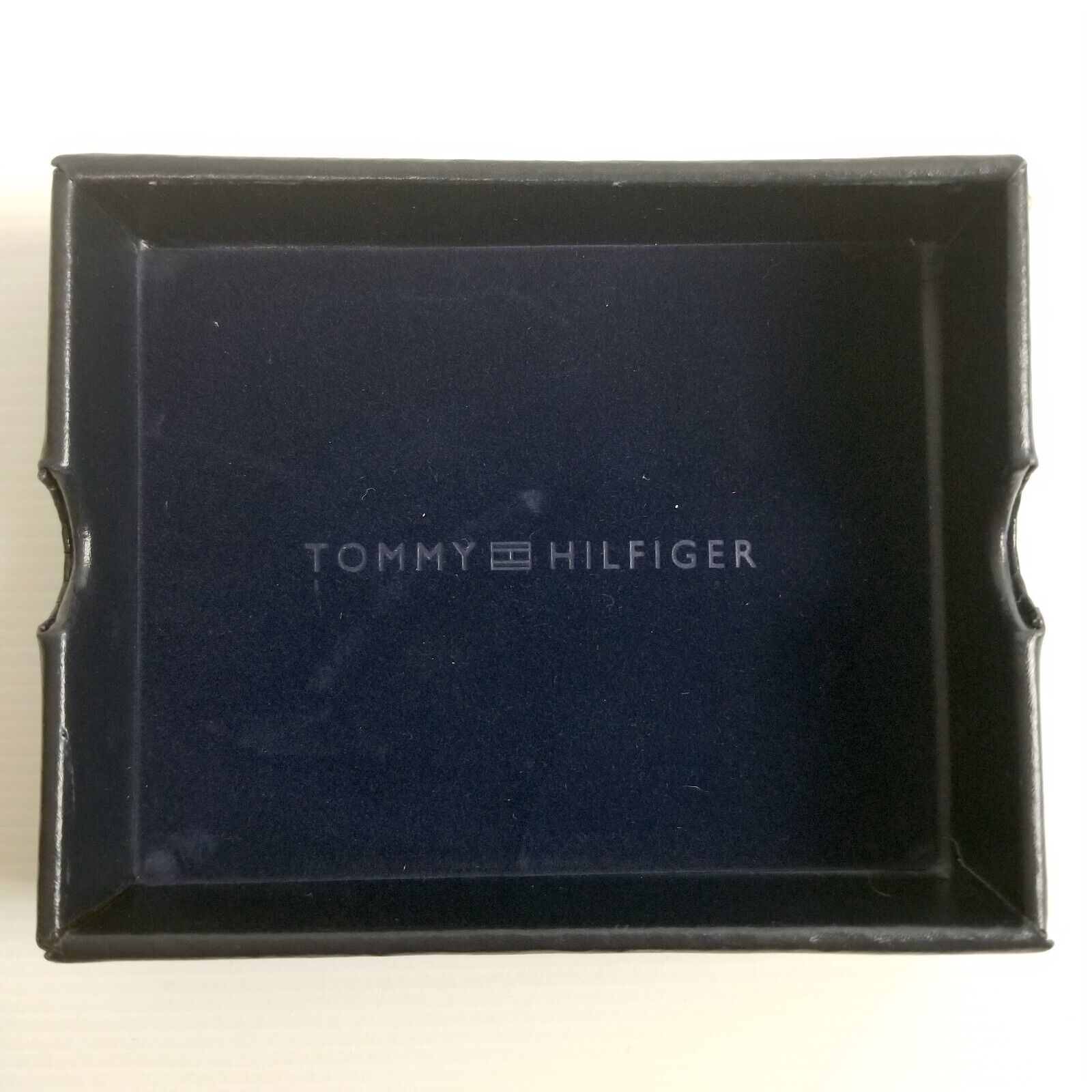 Tommy Hilfiger Wallet Gift Box Deluxe Velvet Inlay Passcase Valet 125mm x 100mm