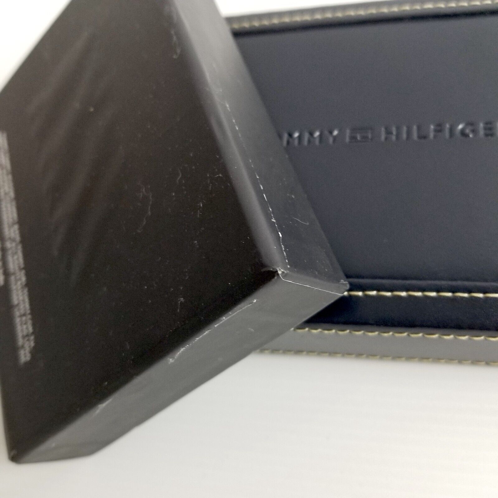 Tommy Hilfiger Wallet Gift Box Deluxe Velvet Inlay Passcase Valet 125mm x 100mm