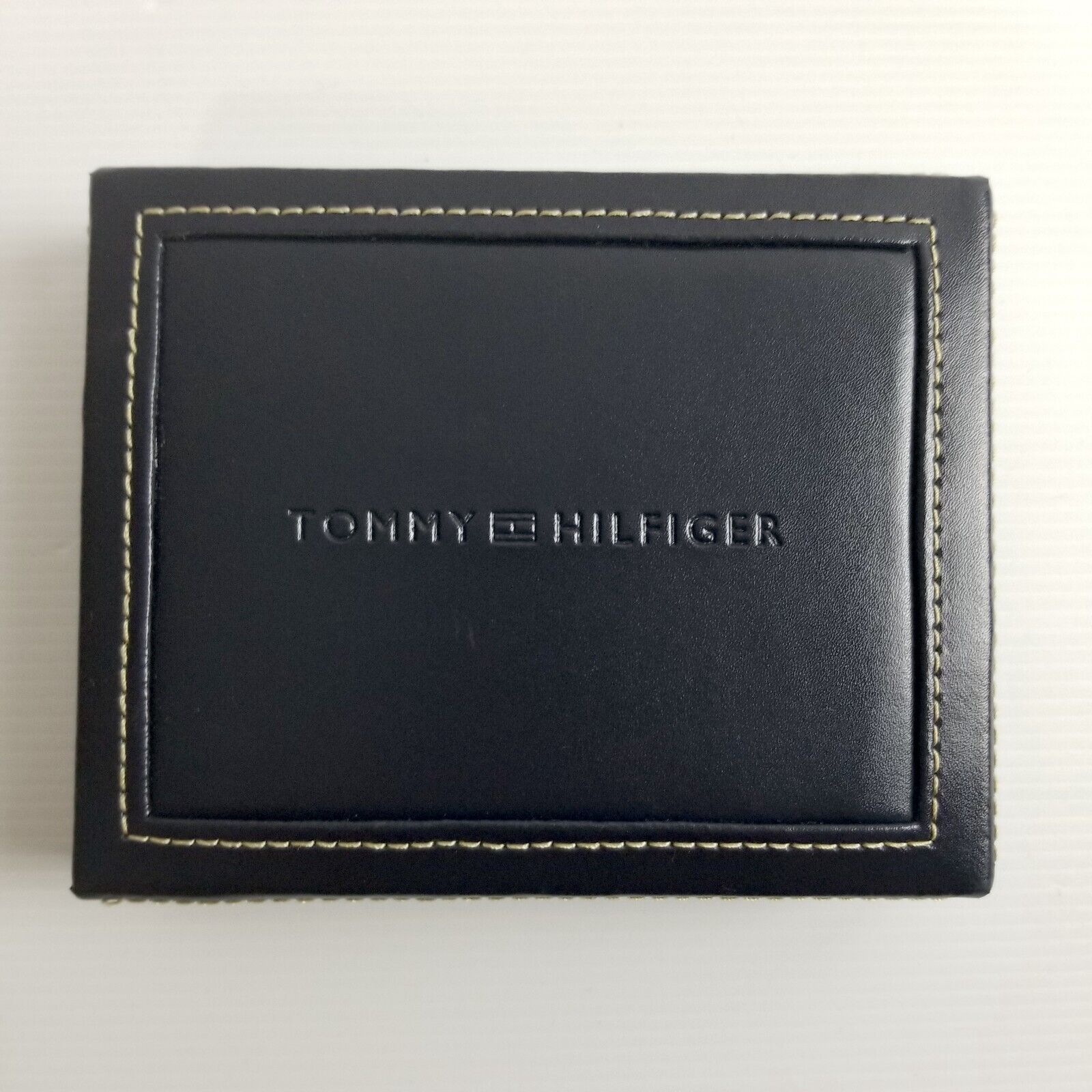 Tommy Hilfiger Wallet Gift Box Deluxe Velvet Inlay Passcase Valet 125mm x 100mm