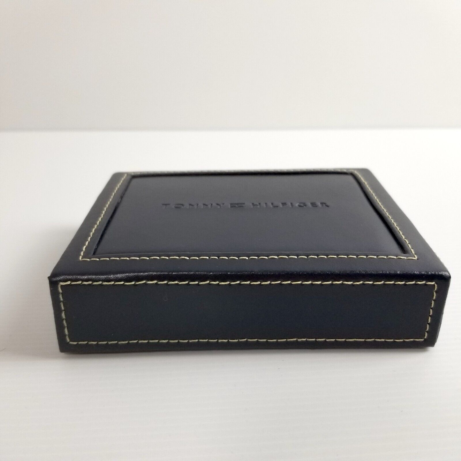 Tommy Hilfiger Wallet Gift Box Deluxe Velvet Inlay Passcase Valet 125mm x 100mm