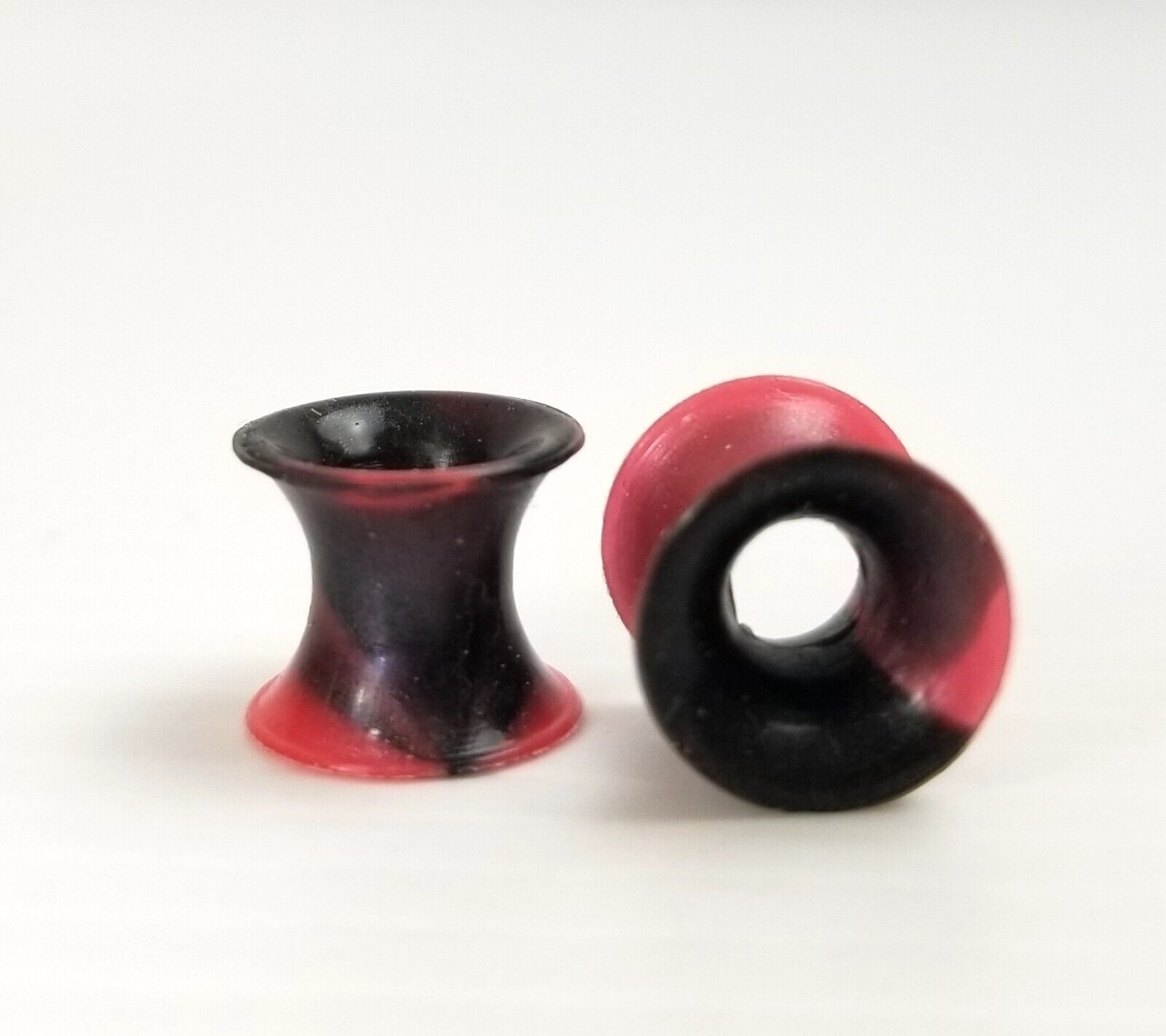 Black/Red Marble 6mm Ear Gauges Silicone Flesh Tunnels Flexible Tie Dye Gothic