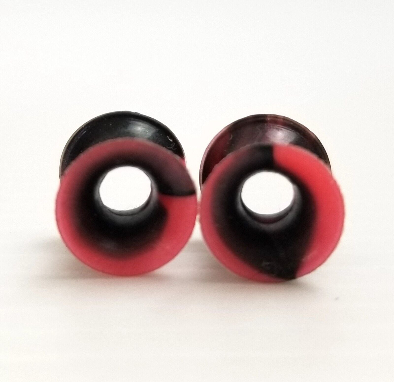 Black/Red Marble 6mm Ear Gauges Silicone Flesh Tunnels Flexible Tie Dye Gothic