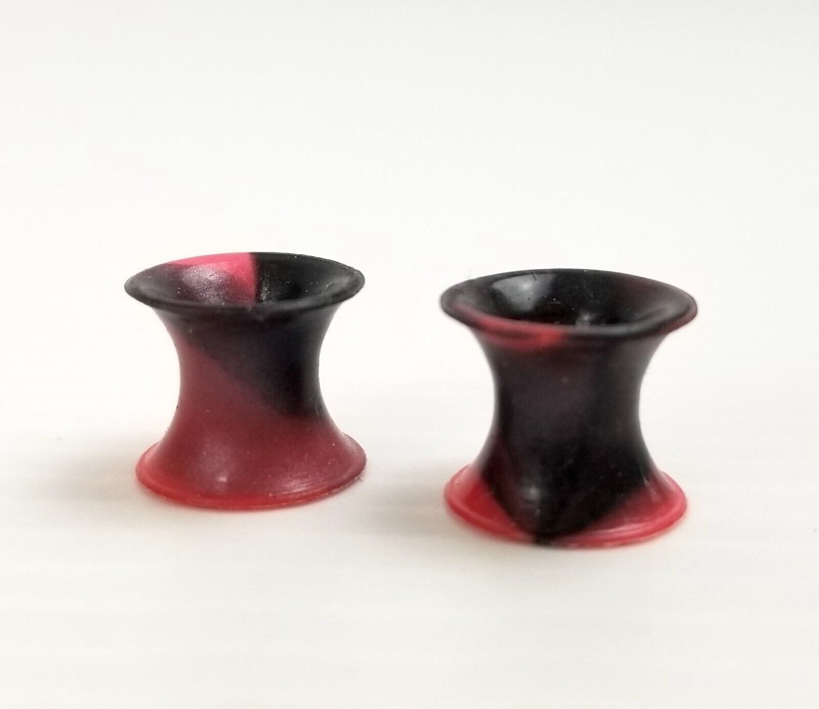Black/Red Marble 6mm Ear Gauges Silicone Flesh Tunnels Flexible Tie Dye Gothic