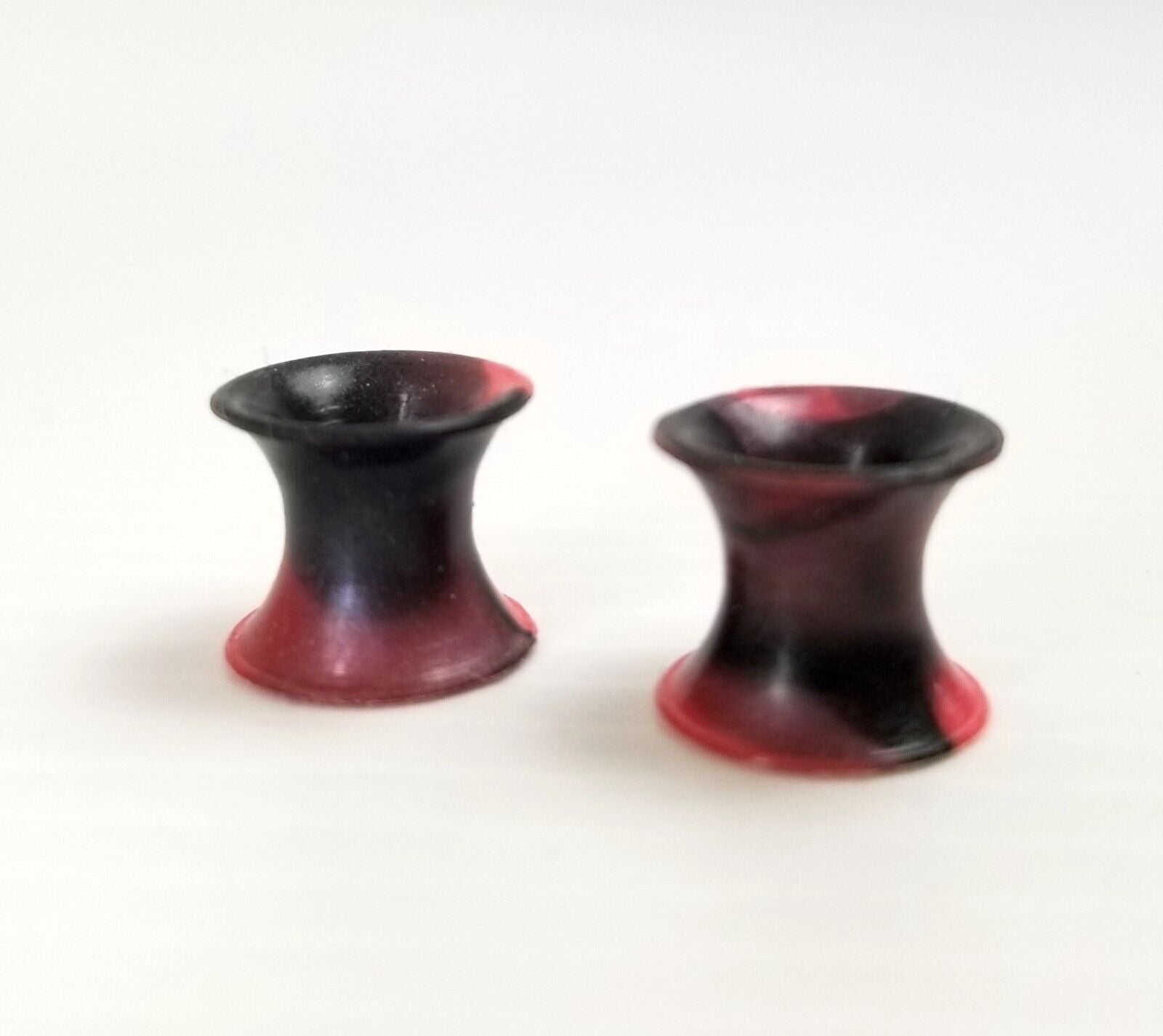 Black/Red Marble 6mm Ear Gauges Silicone Flesh Tunnels Flexible Tie Dye Gothic