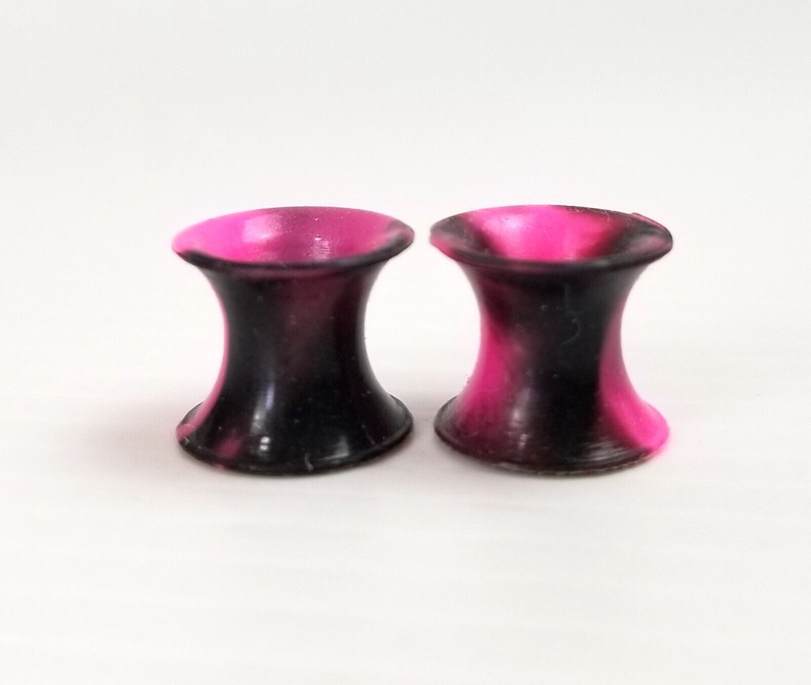 Black/Pink Marble 6mm Ear Gauges Silicone Flesh Tunnels Flexible Tie Dye Punk