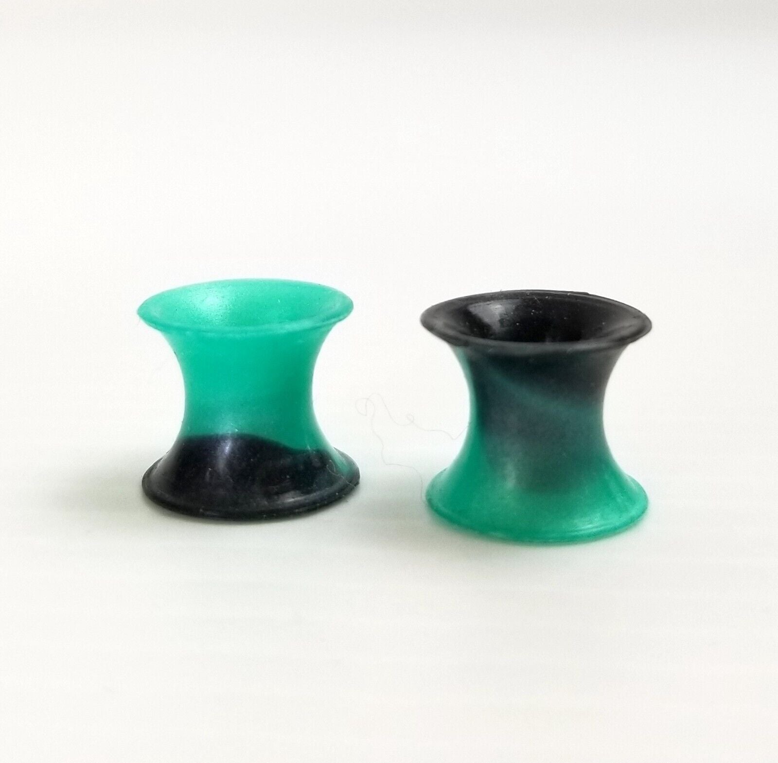 Black/Green Marble 6mm Ear Gauges Silicone Flesh Tunnels Flexible Tie Dye Punk