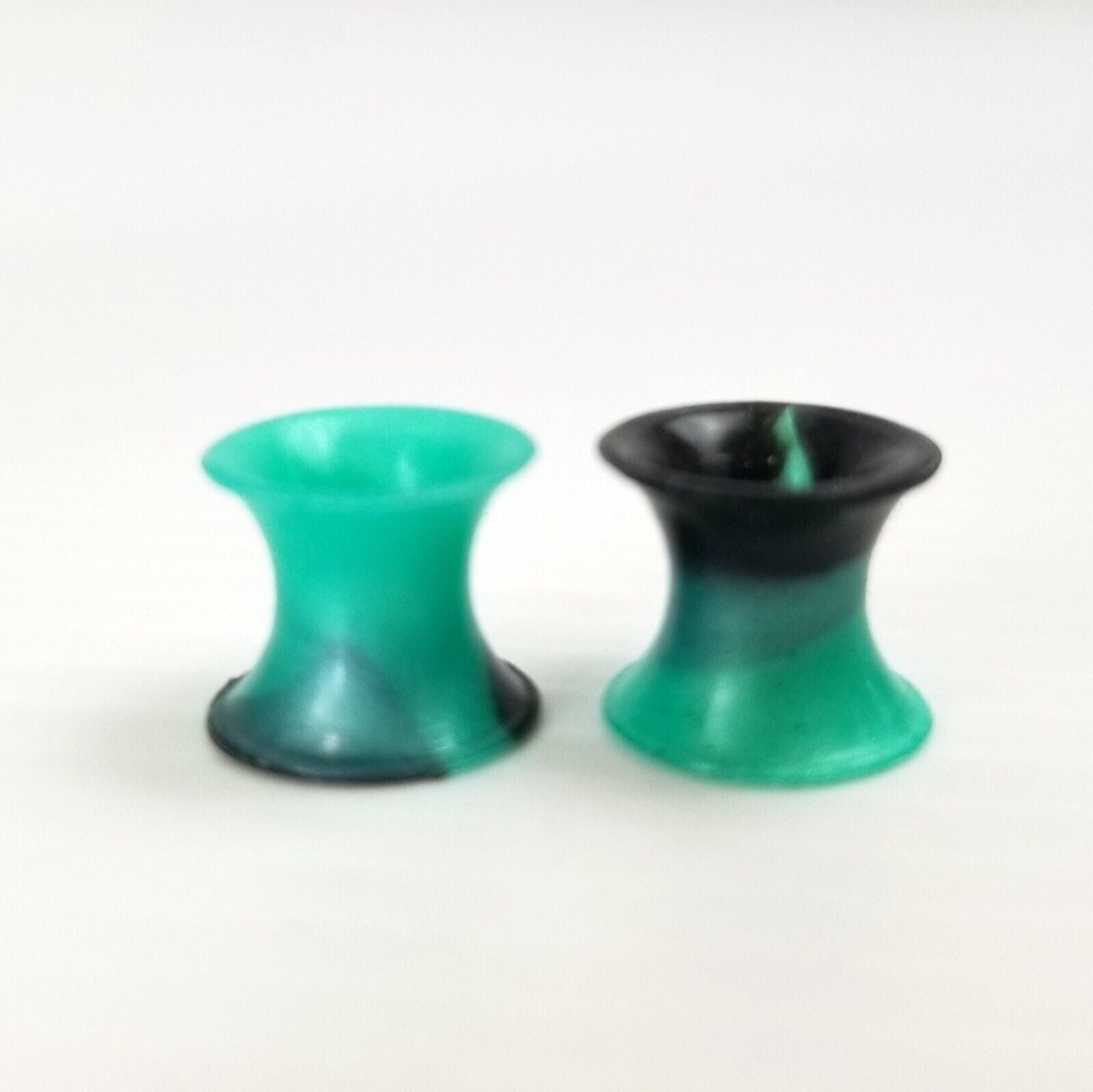 Black/Green Marble 6mm Ear Gauges Silicone Flesh Tunnels Flexible Tie Dye Punk