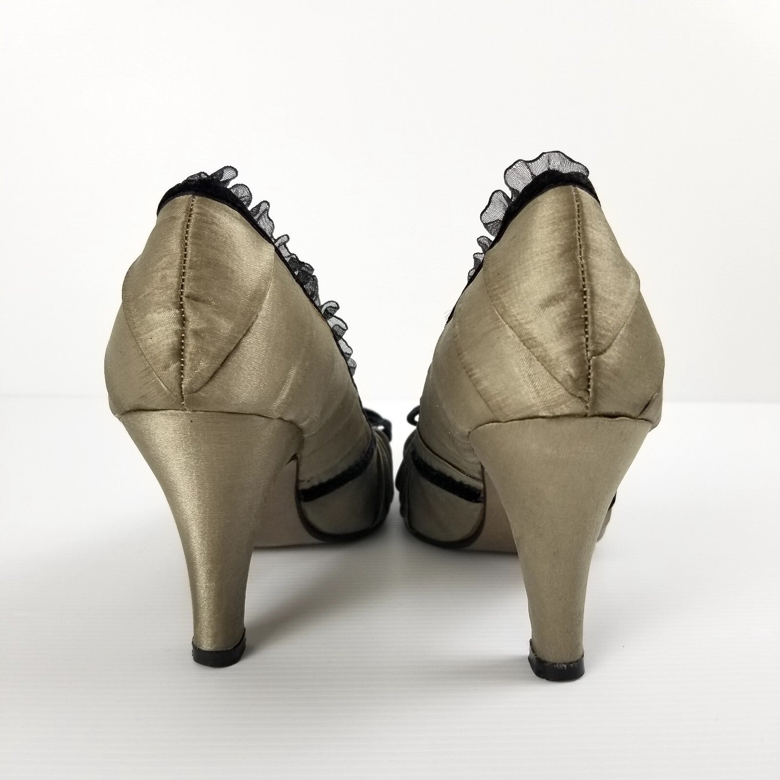 Vintage Beauty By Liza Women's 34 EU Gold Satin Lace Velvet Bow Heels Shoes VTG