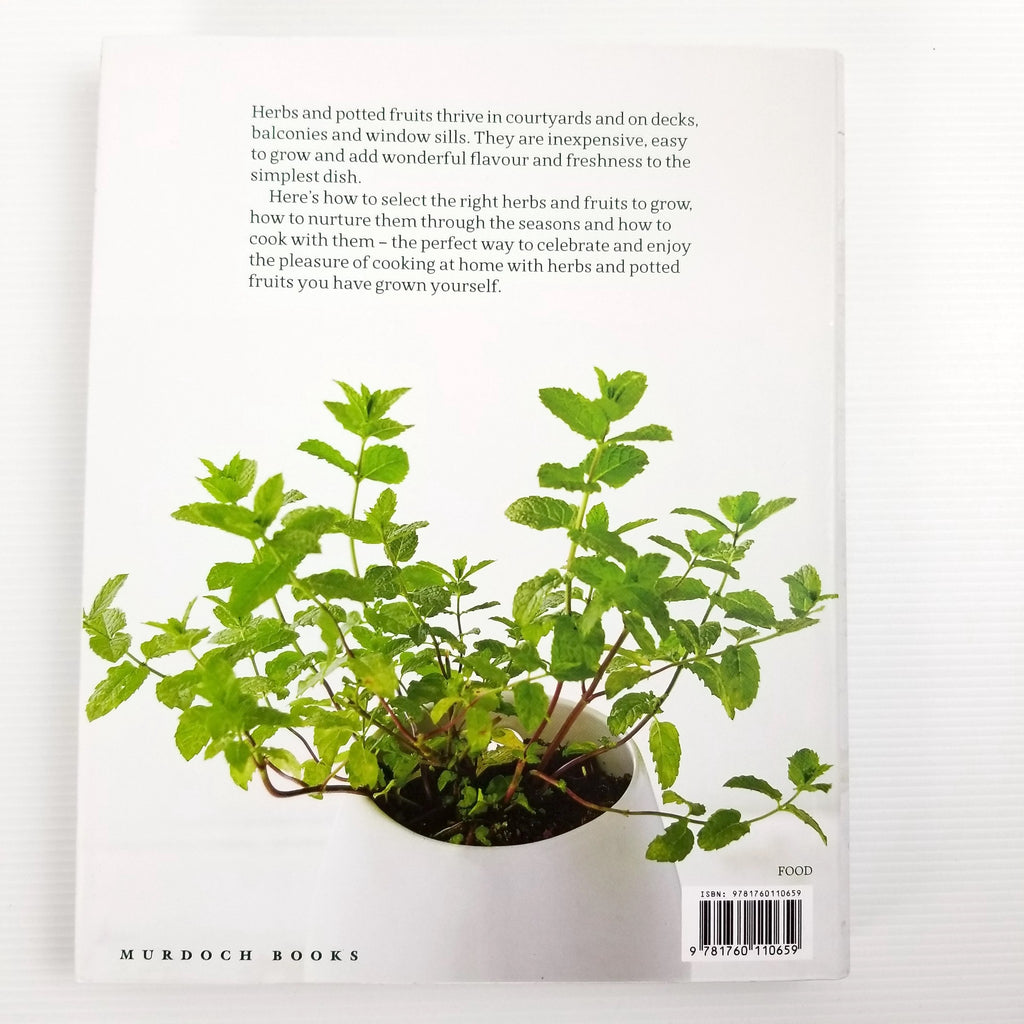 Courtyard Kitchen: Recipes and growing tips for herbs and potted fruits, N. Boog