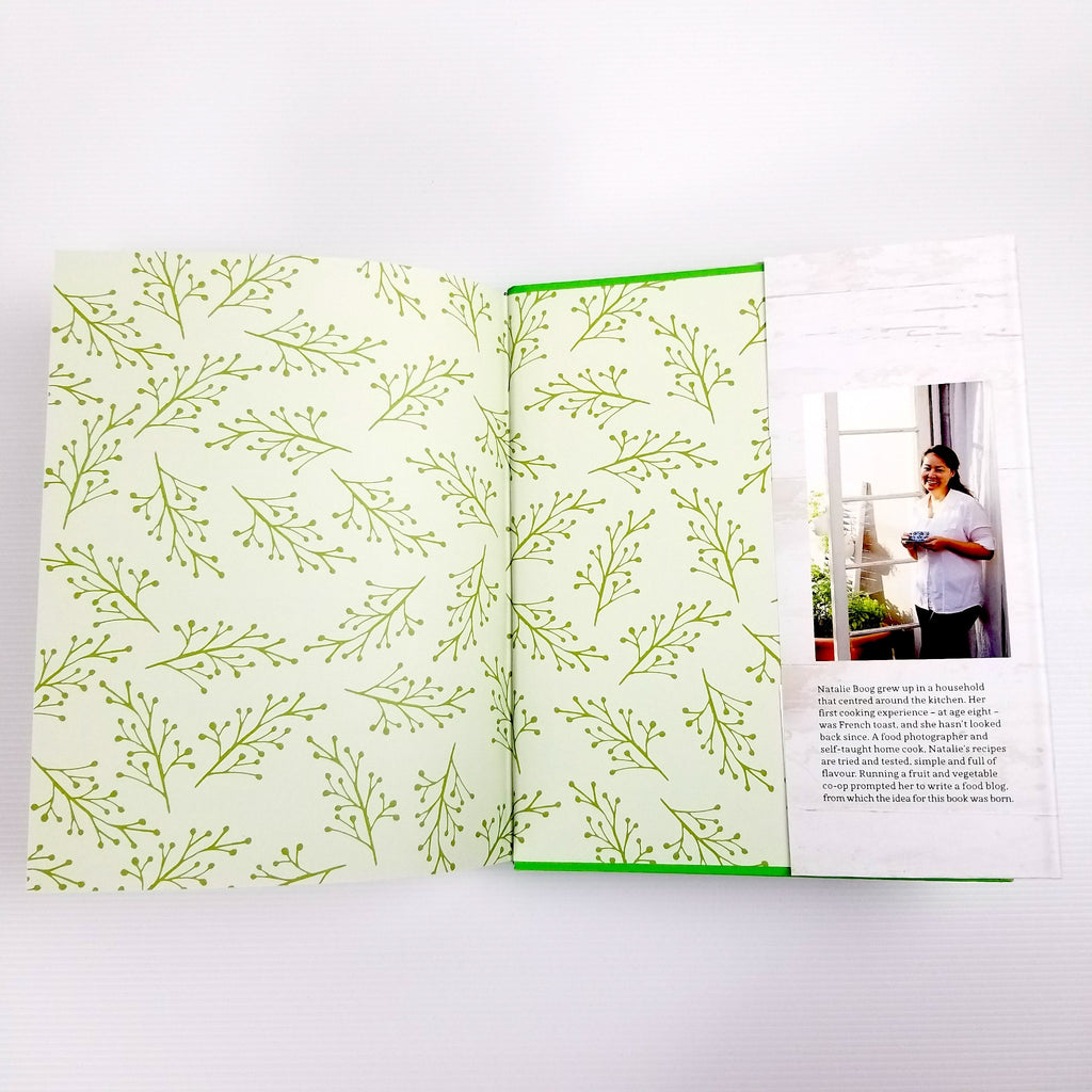 Courtyard Kitchen: Recipes and growing tips for herbs and potted fruits, N. Boog